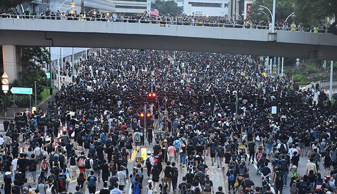 Hong Kong'daki gösterilere müdahale