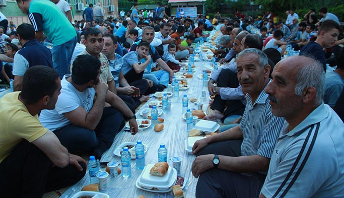 Mavi Marmara şehidi için 2 bin kişilik iftar
