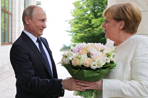 Putin+Merkel
