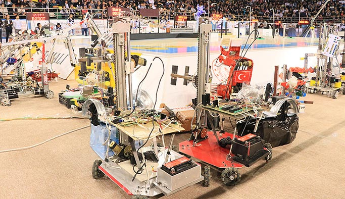 Uluslararası Robot Yarışması başladı