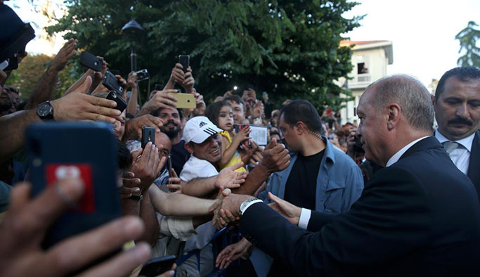 Cumhurbaşkanı Erdoğan vatandaşlarla buluştu
