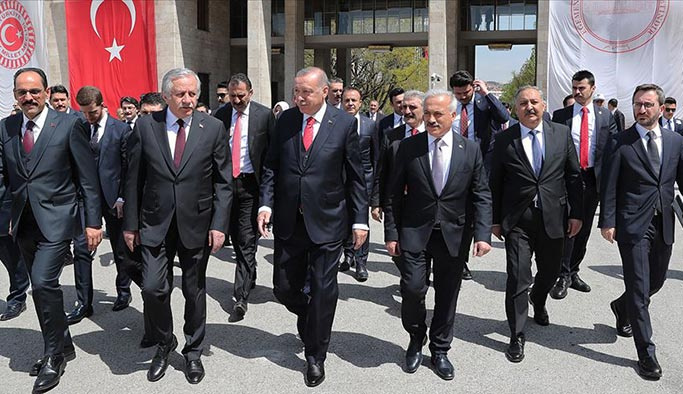 HDP eş başkanı kürsüye çıkınca Erdoğan Meclis'i terk etti