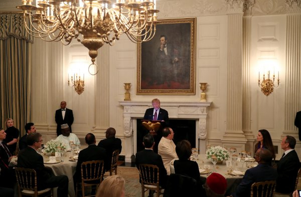 Trump, Beyaz Saray'da iftar yemeği verdi